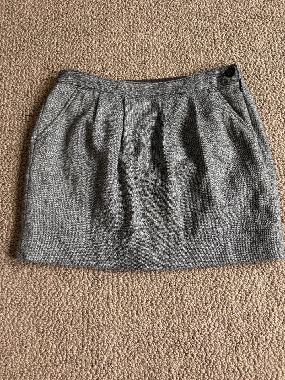 Old Navy Gray Tweed Mini Skirt — Size 2